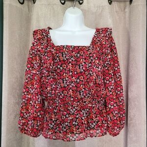 ⭐️Floral Blouse w/ Frill Accents⭐️